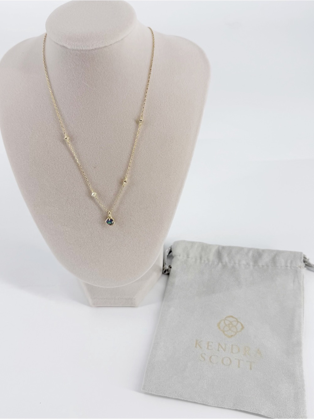 Kendra Scott Nola Pendant Necklace